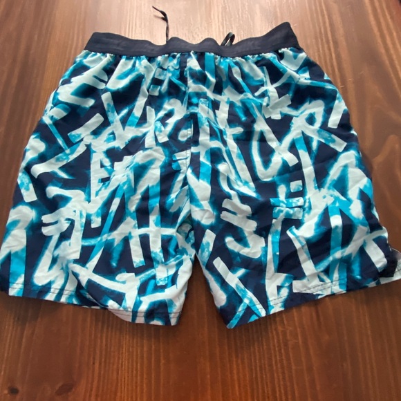 Men’s Nike Swim Trunks Size Medium - Picture 2 of 6